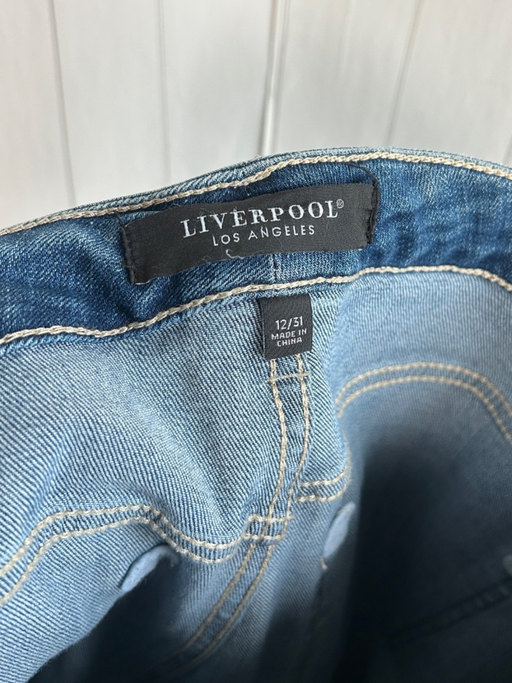 Liverpool size 12/31 Stride high rise crop wide leg jeans blue medium wash NEW - Picture 8 of 10